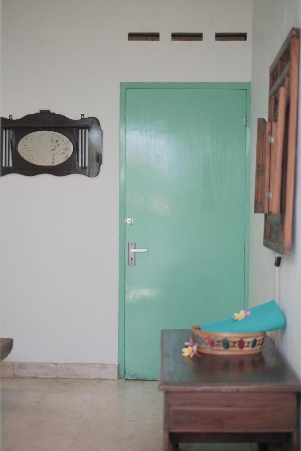 Abrakadabra 747 Apartment ยอกยาการ์ตา ภายนอก รูปภาพ
