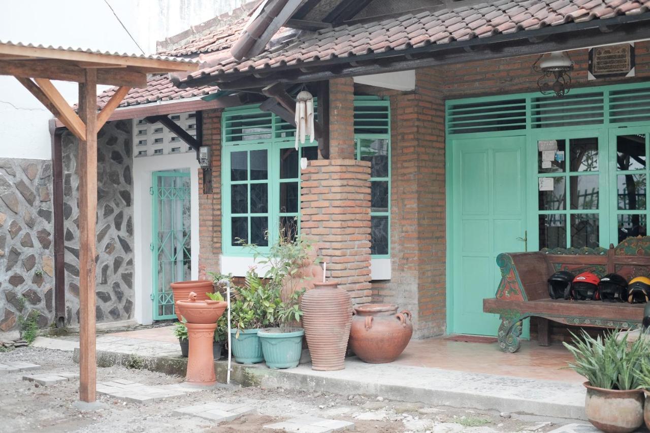Abrakadabra 747 Apartment ยอกยาการ์ตา ภายนอก รูปภาพ