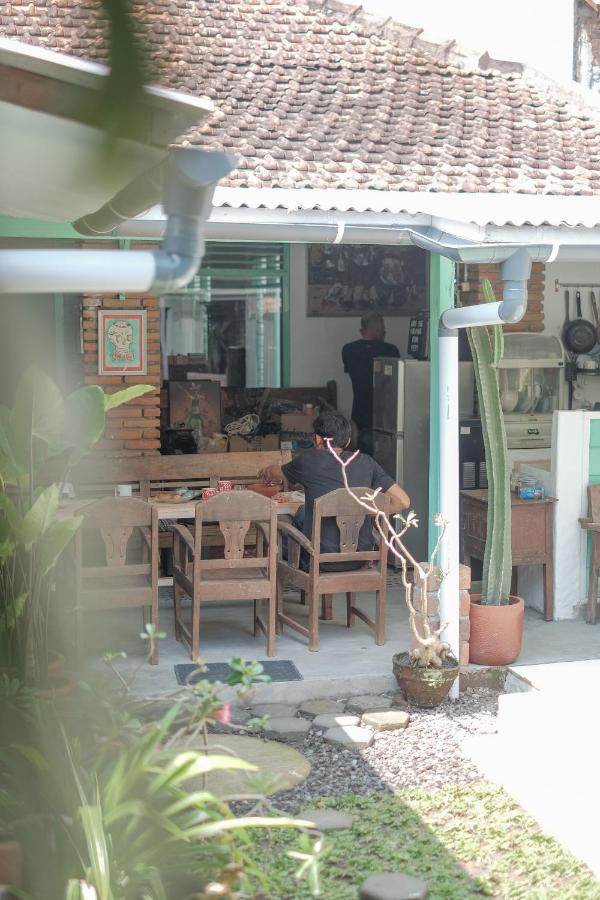 Abrakadabra 747 Apartment ยอกยาการ์ตา ภายนอก รูปภาพ